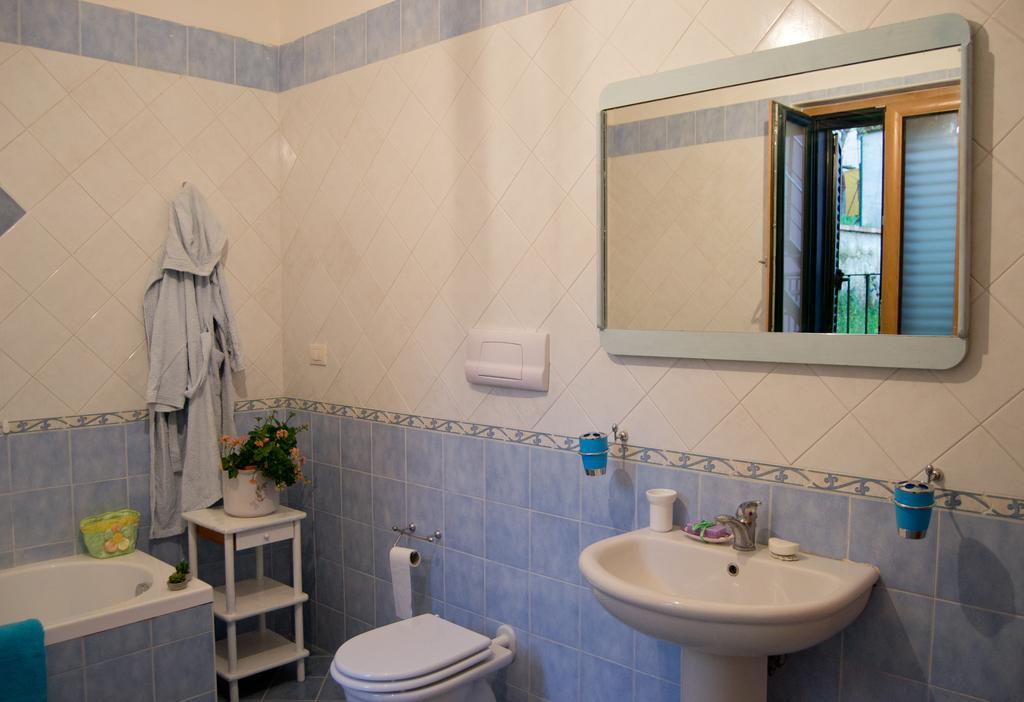 La Piccola Casa Del Cinema Hotel Giffoni Valle Piana Buitenkant foto